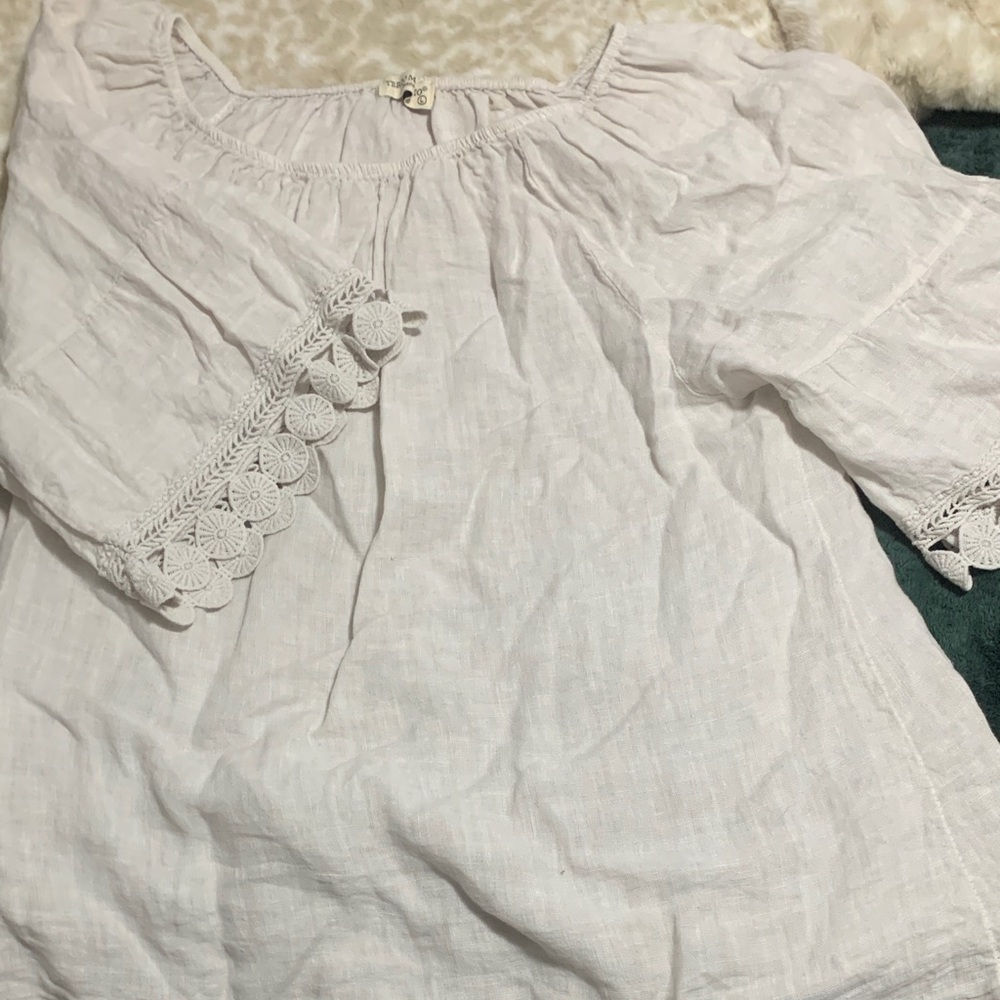 Chic White Gathered Blouse